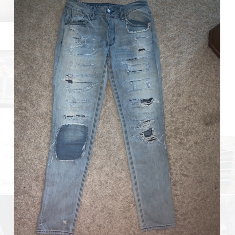 American eagle distressed jeans